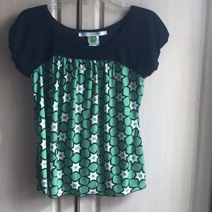 Luck o the Irish ☘️ sale MAKE AN OFFER! 👚☎️petite